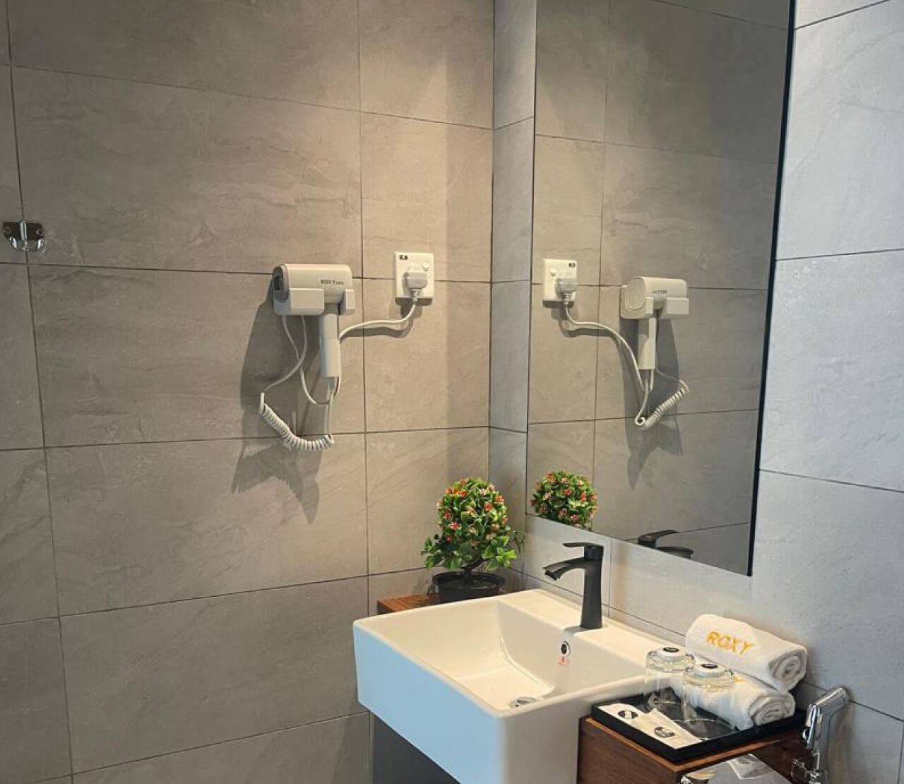 Superior Single (Window)