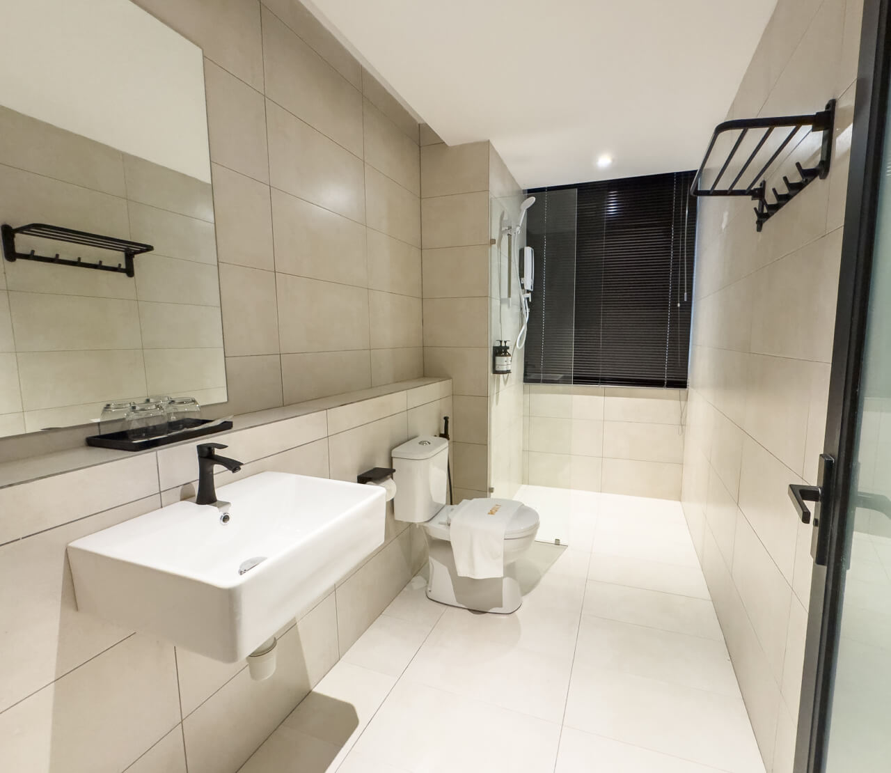 Standard Twin (Window)