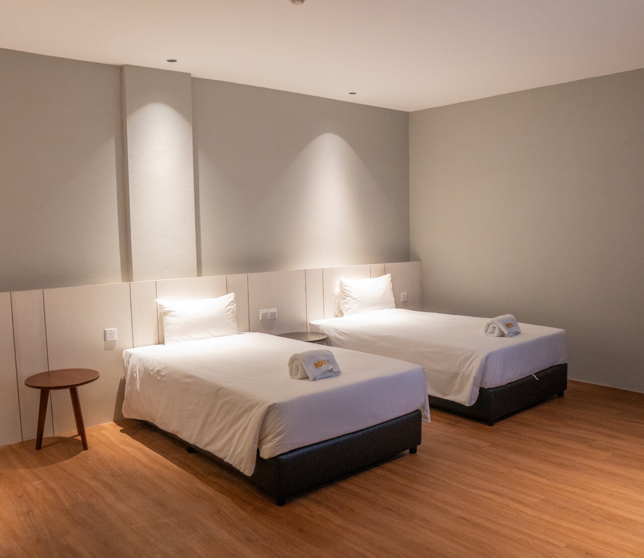 Deluxe Twin (No Window)