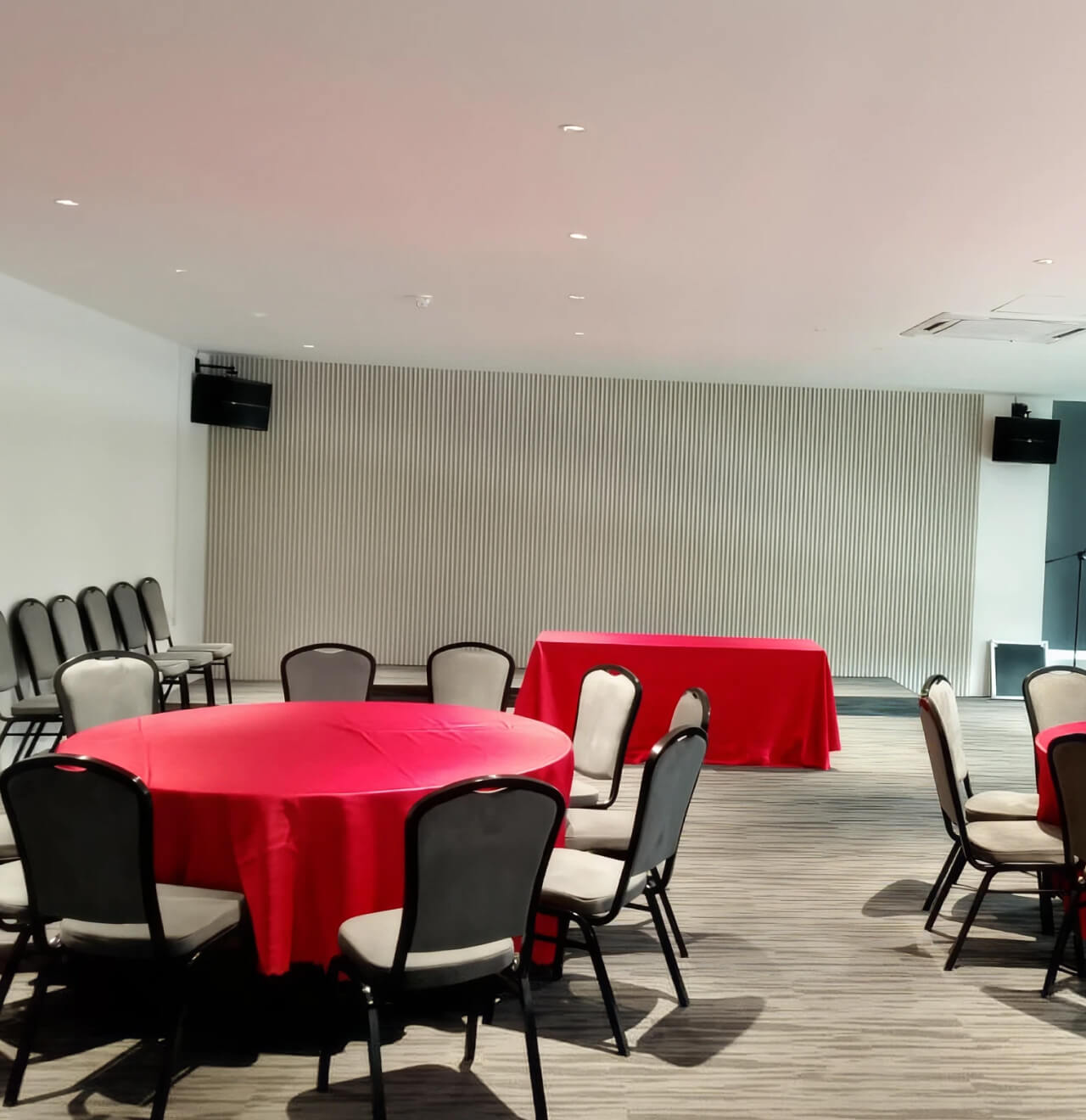 Roxy Selangau Meeting Room