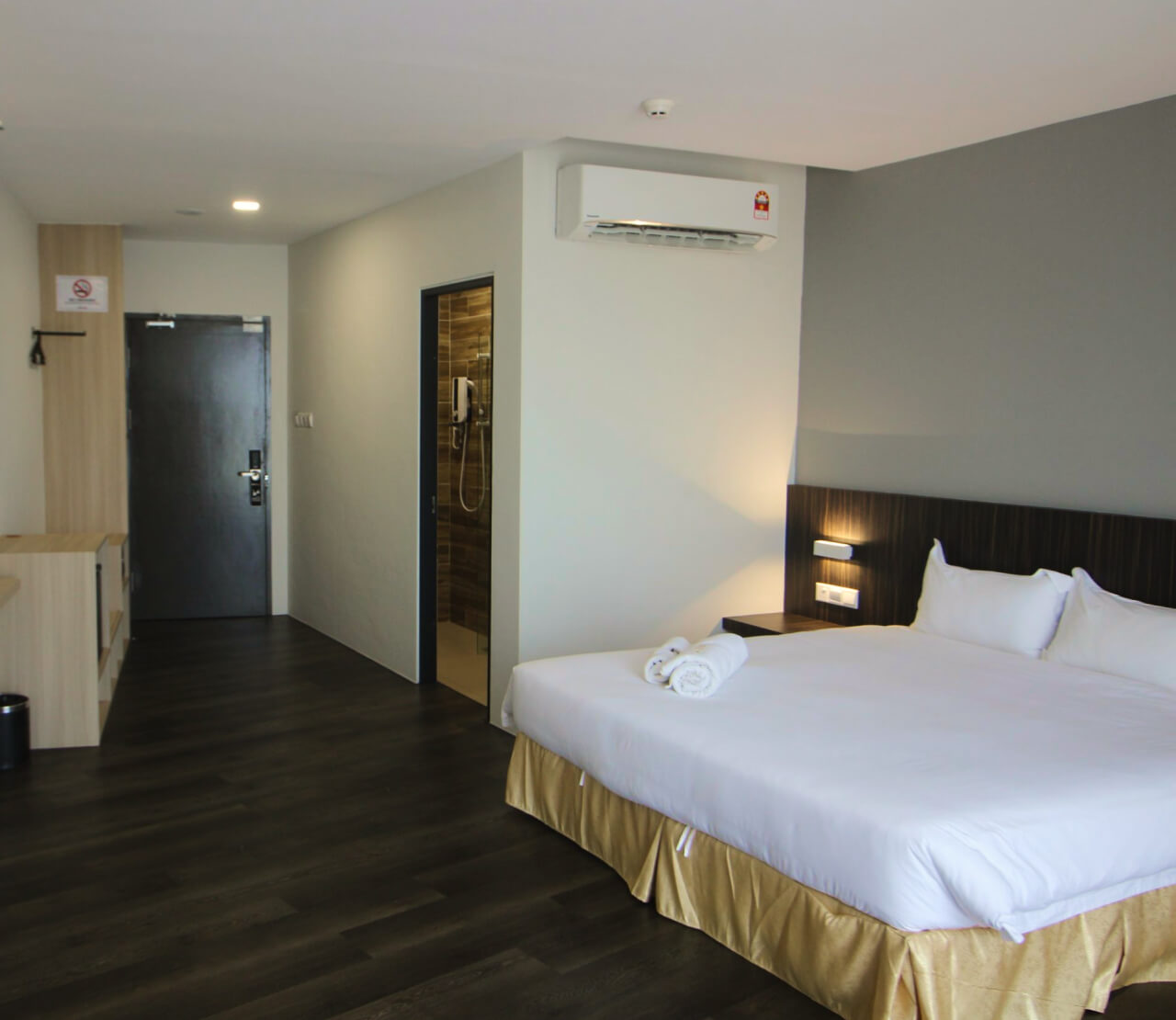 Deluxe King Room