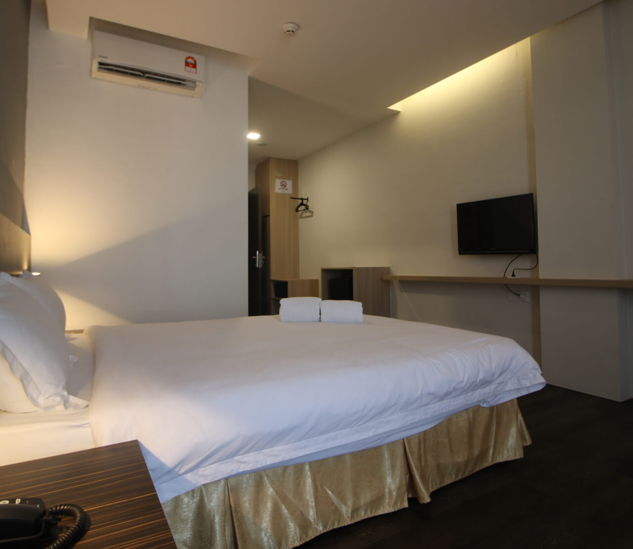 Deluxe Queen Room