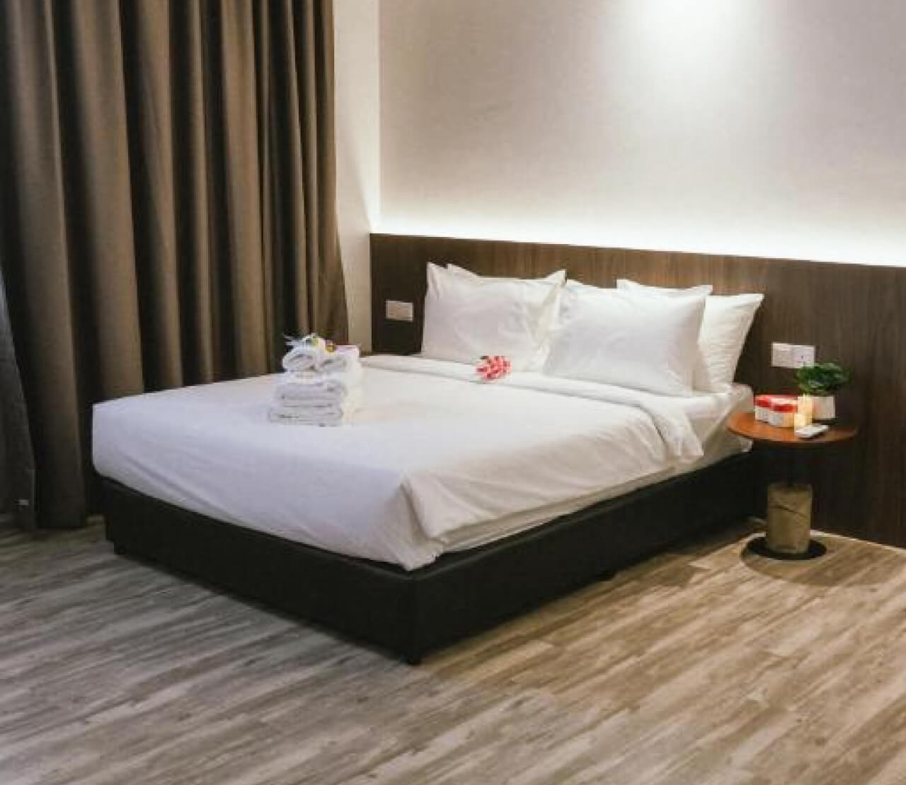 Standard Queen Room