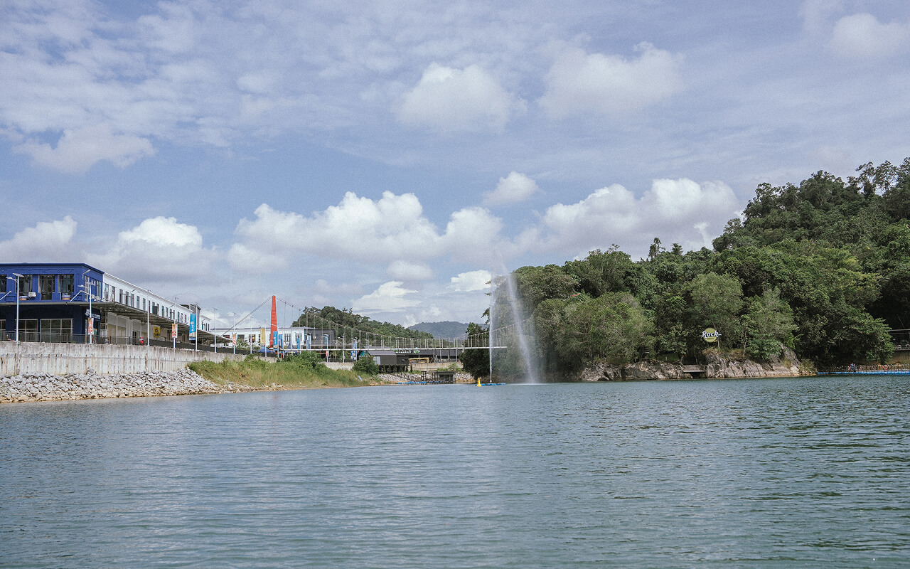 Roxy Tasik Biru