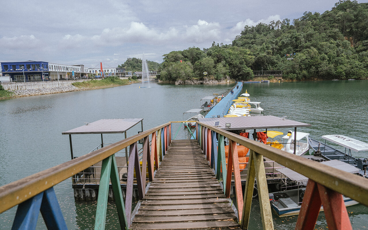 Roxy Tasik Biru