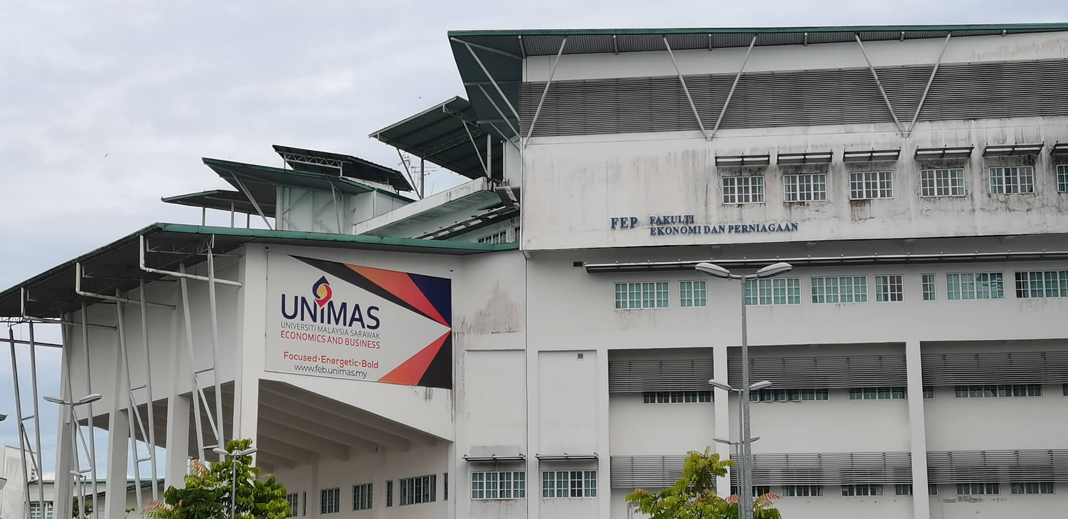 Where to Stay Near UNIMAS: A Guide to Kota Samarahan for Visiting Families, Graduations and Conferences
